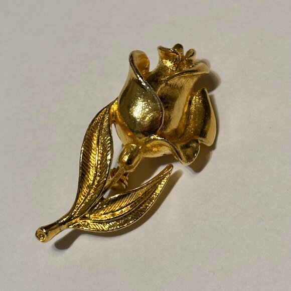 Lot of 8 Assorted Vintage Yellow Gold Tone Costume Jewelry Brooch Pins Wearable - Picture 5 of 10